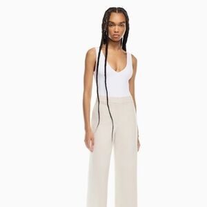 NWT Babaton aritzia v neck contour bodysuit white small